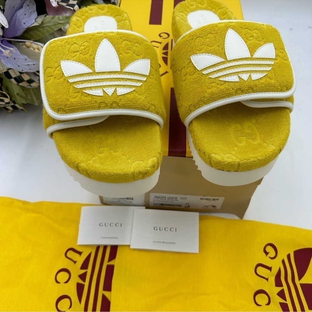 Women’s Gucci X Adidas GG monogram slides size 42 fits 11.5 US made in Italy - Picture 2 of 8